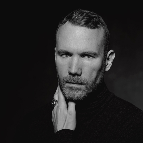 Portrait photo of consulting hypnotist and consultant Angel Millar.